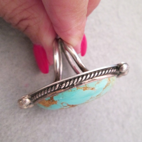Navajo Old Pawn Solid Sterling Silver & Genuine Turquoise Ring>Statement ring - Picture 8 of 8